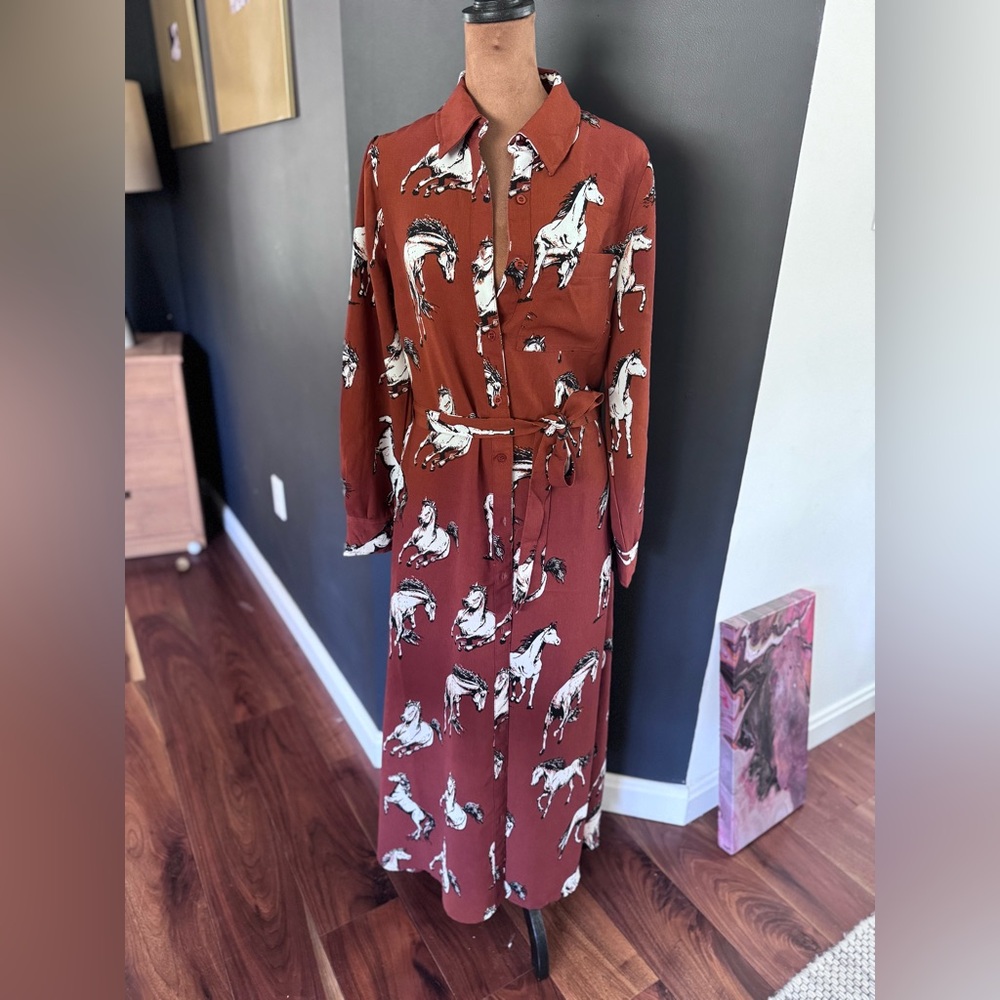 Elegant Long Sleeve Equestrian Print Dress - Picture 4 of 5
